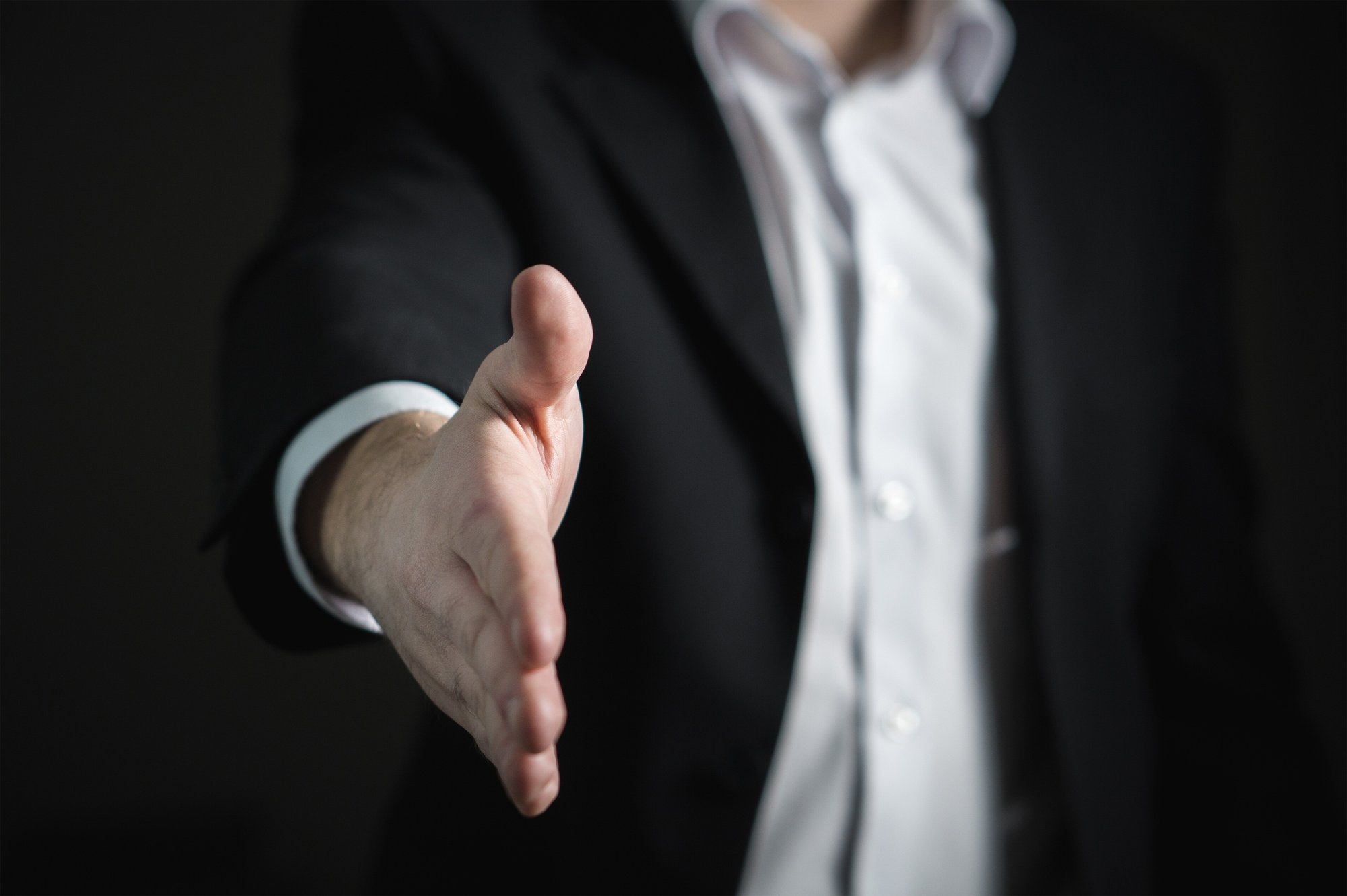 hand-man-suit-photography-finger-giving-1187331-pxhere.com